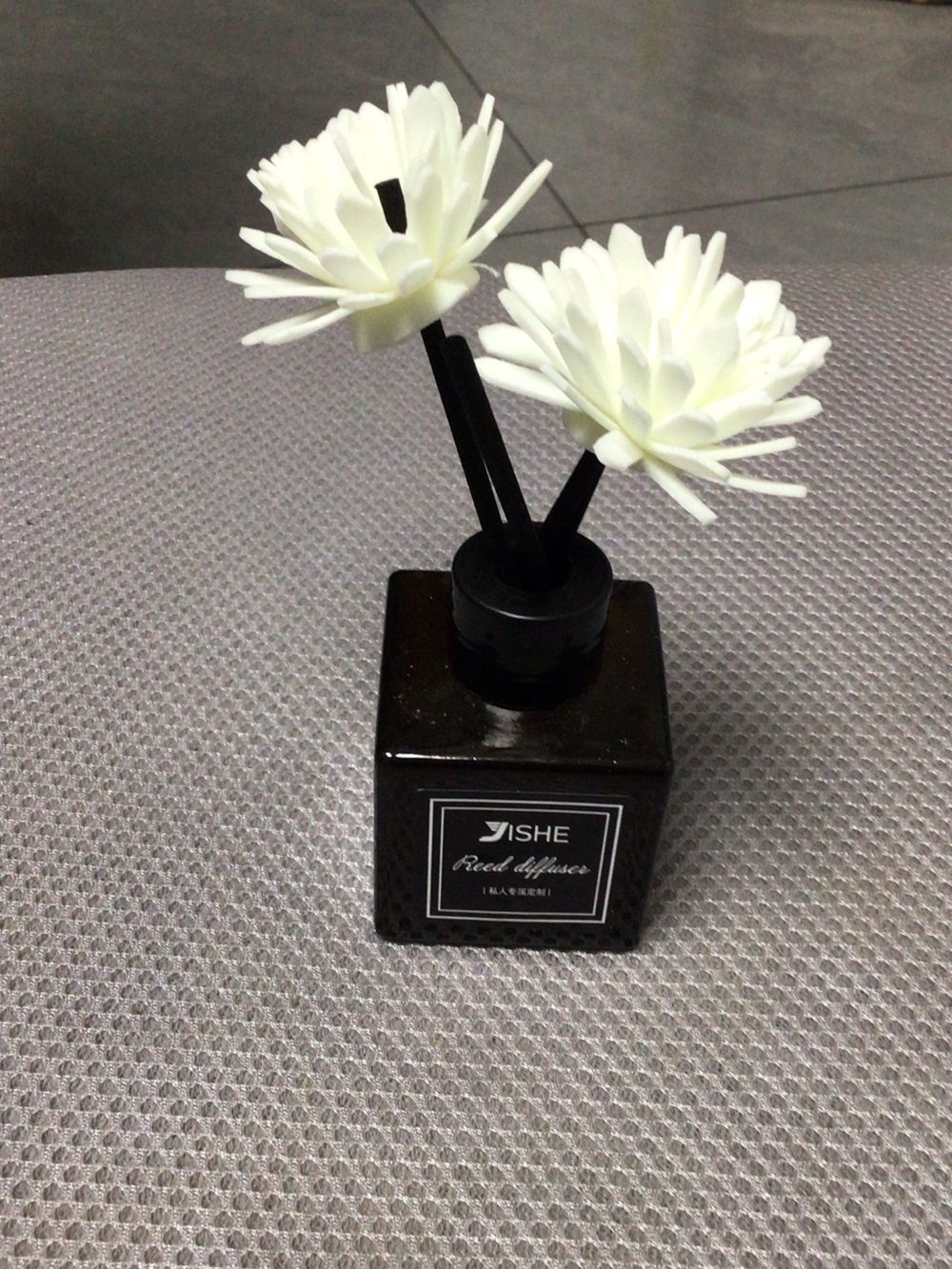 ISHE White Floral Reed Diffuser